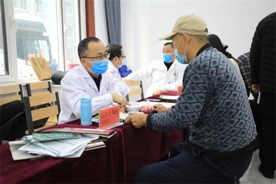 健康進社區義診迎新年——市立醫院“硬核”專家團走進水泉社區，營養健康咨詢暖人心